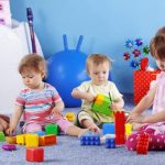 Почему ребенок не хочет делиться игрушками